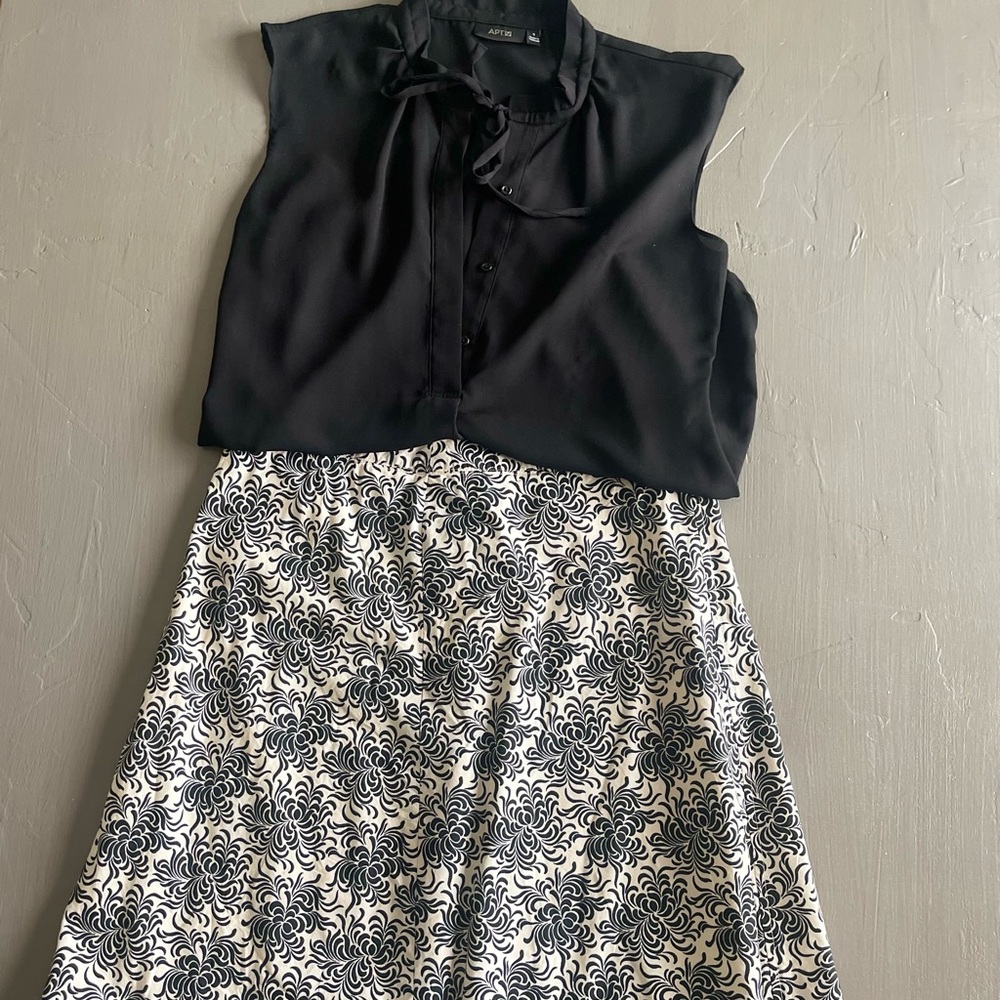 Gap Skirt Size 6, small black Top outfit